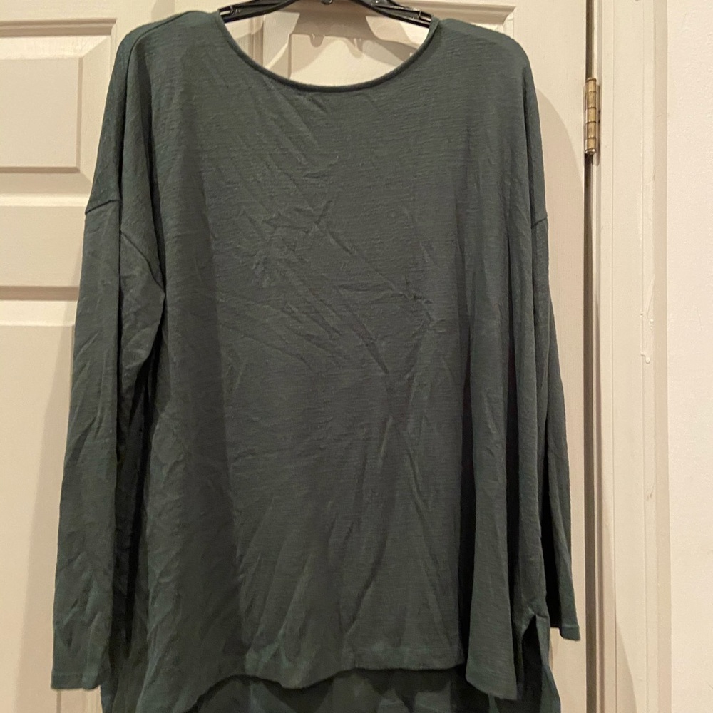 Plus-size long sleeve shirt